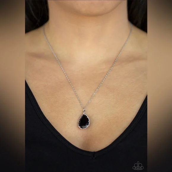 Paparazzi Metro Twinkle Black and Silver Necklace Earrings Jewelry Set New - Picture 2 of 2